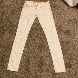 White skinny jeans